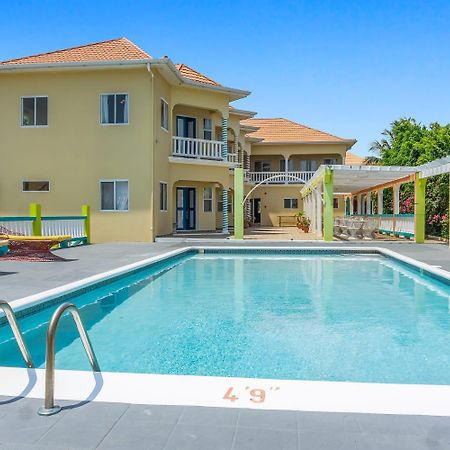 Taino Cove Hotel Трежър Бийч Екстериор снимка