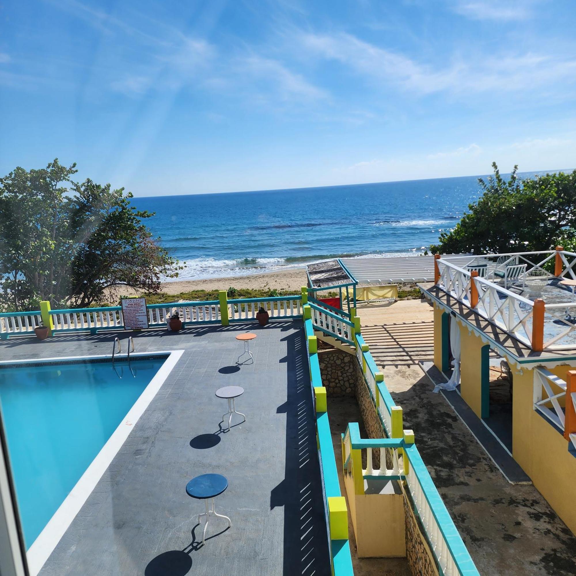 Taino Cove Hotel Трежър Бийч Екстериор снимка