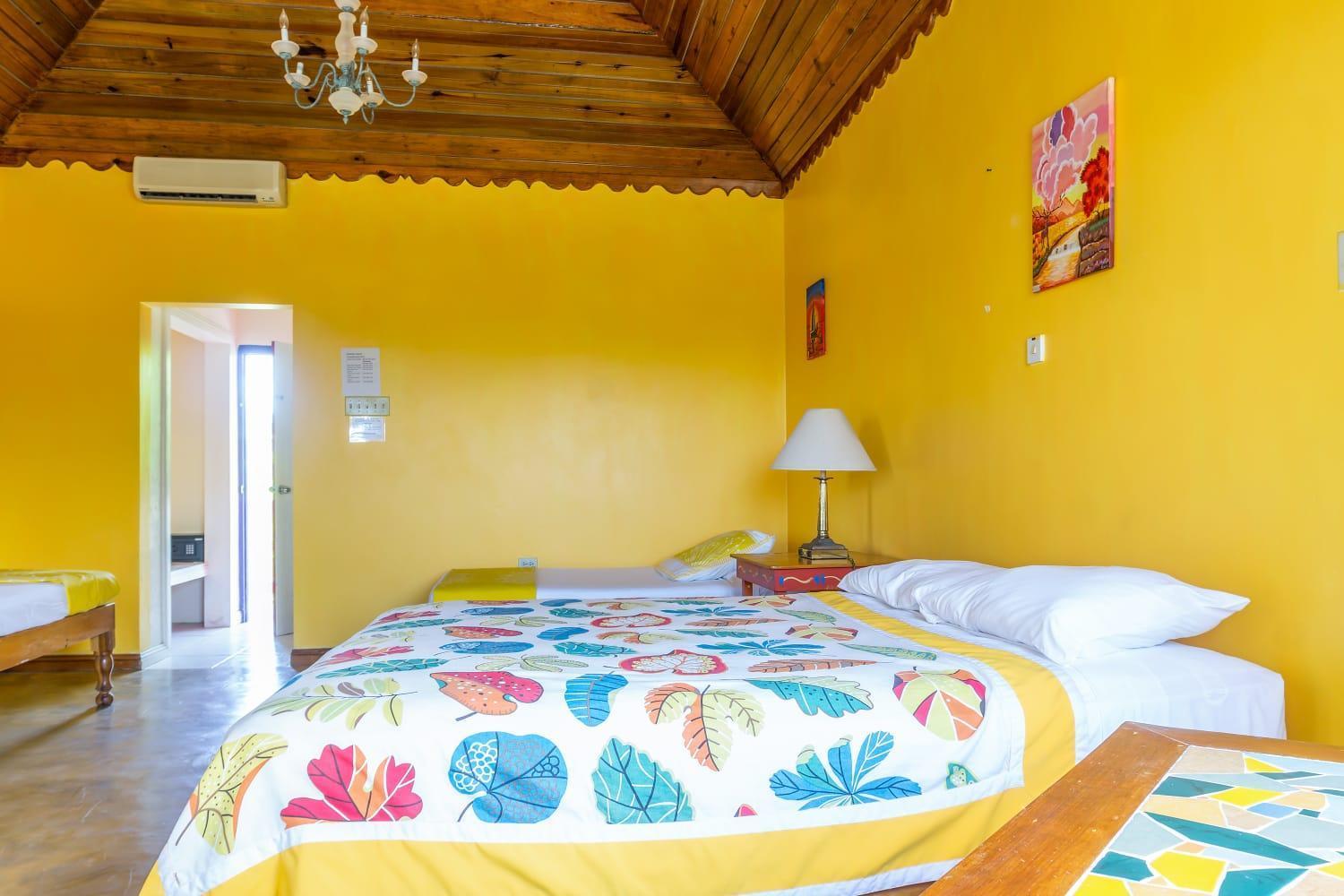 Taino Cove Hotel Трежър Бийч Екстериор снимка