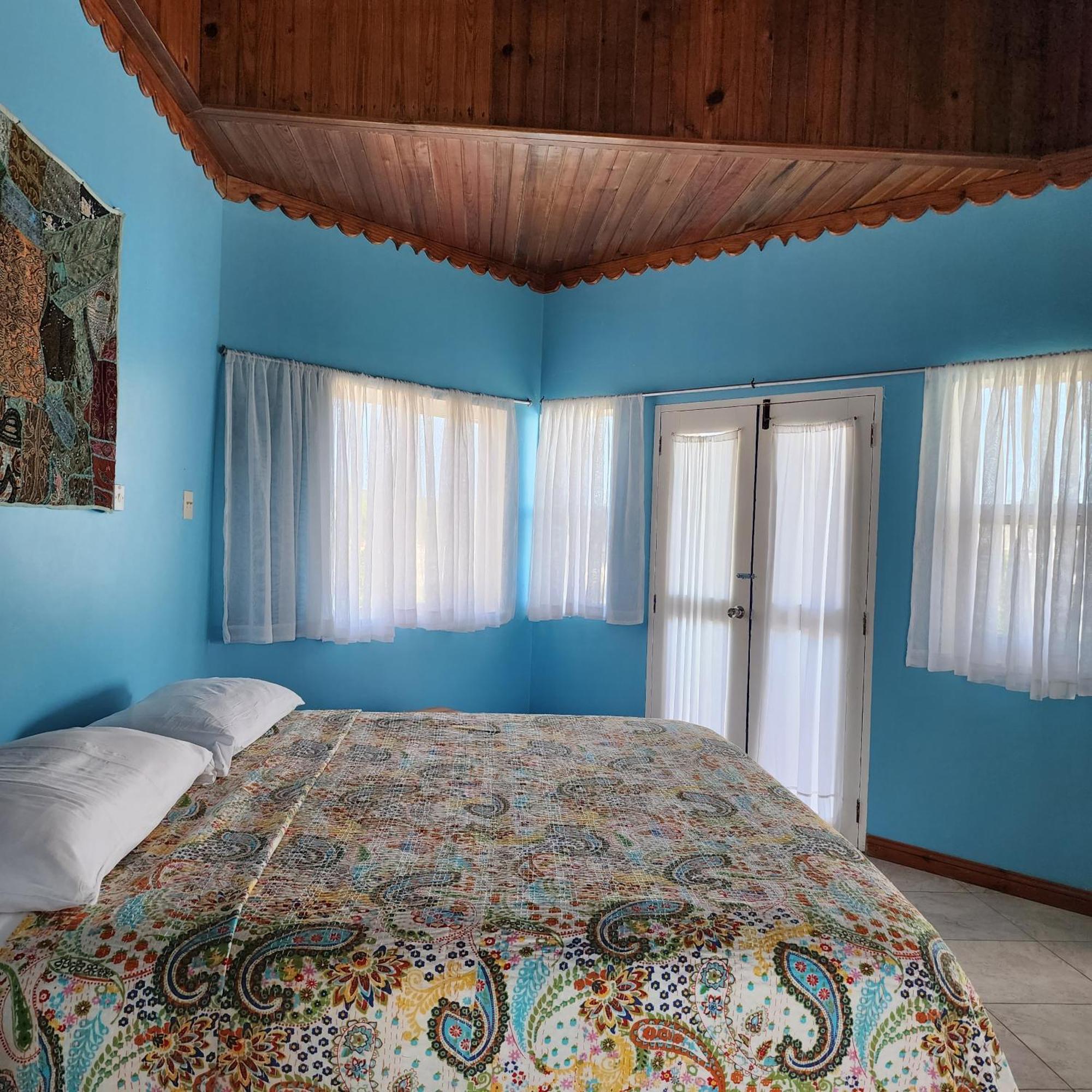 Taino Cove Hotel Трежър Бийч Стая снимка